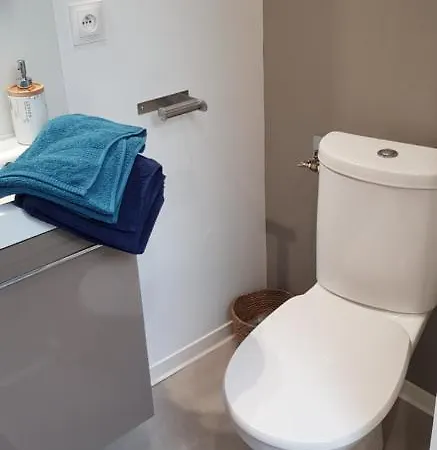 Du Jardin Perdoux Apartament *